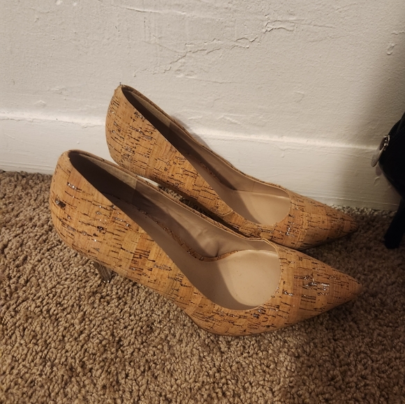 2 pairs of shoes size 10 never worn! - Picture 6 of 9